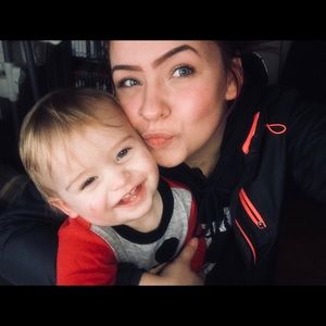 Meet your Posher, Abbey